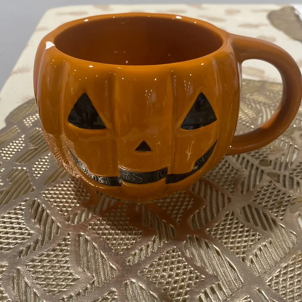 Target Bullseye Playground Halloween 2023 Pumpkin Mug NEW (imperfect) READ